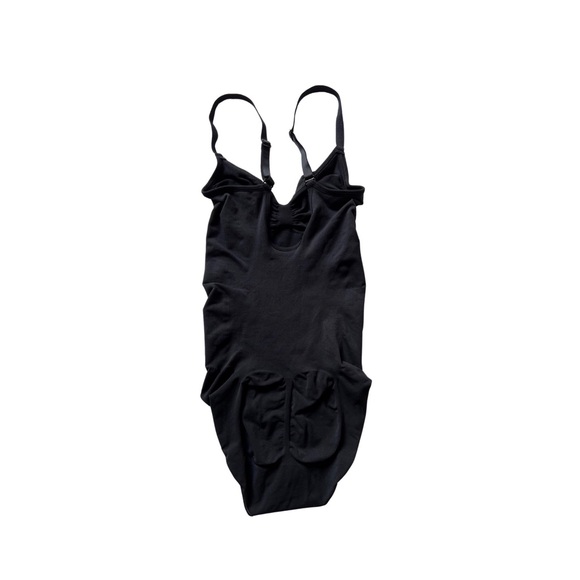 Skims Seamless Sculpt Brief Bodysuit Size Medium Open Box Color Onyx - Picture 6 of 13